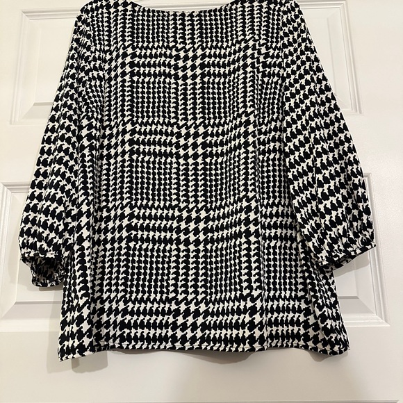 SOLD**POET SLEEVE Sz. L TOP - HOUNDSTOOTH SOLD OUT** - Picture 2 of 10